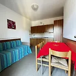 Pleasant Family With Pool And Playground Appartamento Bibione