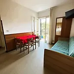 Pleasant Family With Pool And Playground *