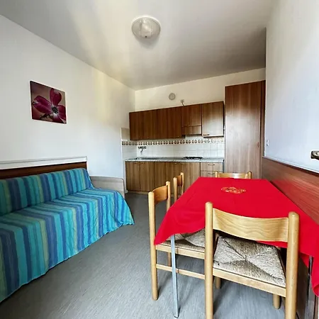 Comfy Flat With Pool In Apartment Bibione